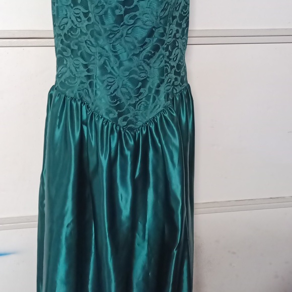 Formal emerald green dress size 15/16 - Picture 3 of 8